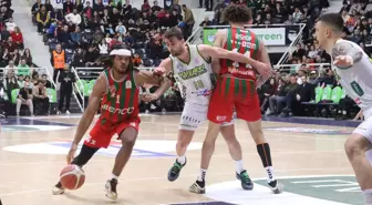 Karşıyaka potada ağır yaralı