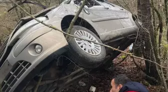 Kırklareli'nde şarampole devrilen otomobildeki 2 kişi yaralandı