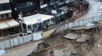 Kuşadası'nda yolda çökme meydana geldi