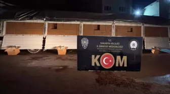 Sakarya'da durdurulan tırda 8 milyon makaron ele geçirildi