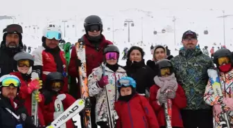 Şehit çocukları, Erciyes'te kayak yaptı