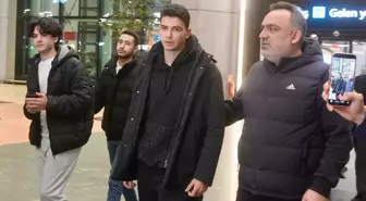 Yasin Özcan, Beşiktaş için İstanbul'a geldi