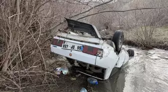 Yozgat'ta dere yatağına devrilen otomobilin sürücüsü yaralandı