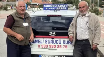 70 yaşında hem araba hem motosiklet ehliyeti aldı