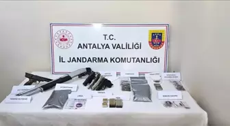 Antalya'da uyuşturucu operasyonunda 30 şüpheli yakalandı