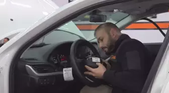 Aracını satmak isterken alıcıya cebinden para verdi! Eksperde dünyası başına yıkıldı