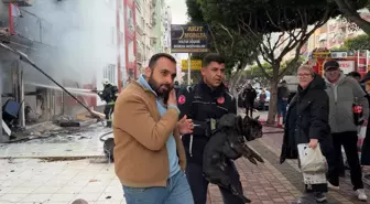 Atölyedeki yangında 4 köpeği itfaiye erleri kurtardı