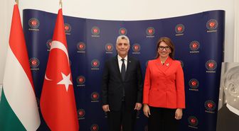 Bakan Bolat, Türkiye'nin Budapeşte Büyükelçiliği'ni ziyaret etti