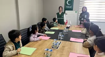Bitlis Yeşilay Şubesi çocuklar için İngilizce kampı başlattı