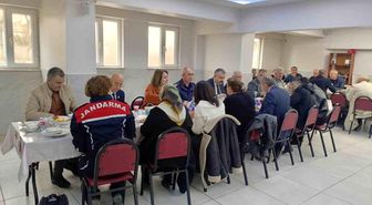 Eskişehir'de gönül köprüsü: Şehit yakınları ve gaziler huzurevinde ağırlandı