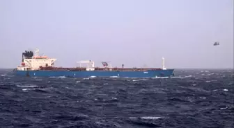 Fransa'nın el koyduğu 'Grinch' tankeri Marsilya'da limana çekildi