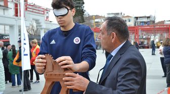 Görme engellilerin yaşadığı zorluklara dikkat çekmek için 'Empati Parkuru' kuruldu