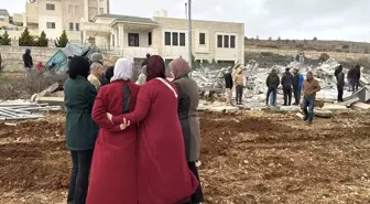 İsrail ordusu, El Halil ve Beytüllahim'de 2 evi ve ticari yapıları yıkarak aileleri yerinden etti