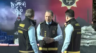 İstanbul'da 14 ilçede düzenlenen uyuşturucu operasyonunda ele geçirilenler emniyette sergilendi
