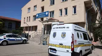 Misafirliğe giden ailenin evdeki altınları çalındı