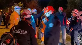 Muğla'da taşan derede mahsur kalan kişi, kurtarıldı