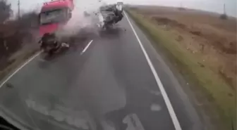 Romanya'da PAOK taraftarlarını taşıyan minibüs ile TIR çarpıştı: 7 ölü