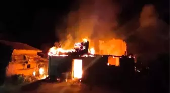 Sinop'ta çıkan yangında ev küle döndü