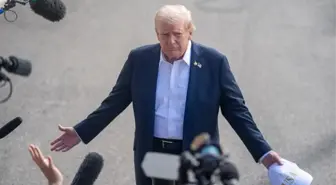 Trump: Büyük bir donanma İran'a ilerliyor