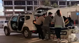 Çatı Tamiri Yapan İşçi Düştü, Yakınları SUV Aracın Bagajında Hastaneye Götürdü