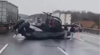 Çekmeköy'de kamyonetin çektiği tekne yola düştü