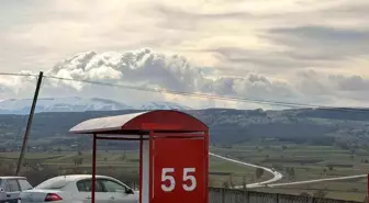 Duraklara kırmızı-beyaz dokunuş