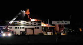 Düzce'de strafor fabrikasında yangın