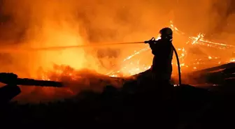 ?Kastamonu'da çıkan yangında 3 ev ve 2 samanlık zarar gördü