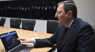 Türkiye'nin Berlin Büyükelçisi Turan, AA'nın 'Yılın Kareleri' oylamasına katıldı