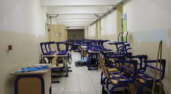 Yükümlüler, okulu boyayıp sömestir sonrası eğitim dönemine hazırladı