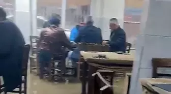 Adana'da sağanak hayatı olumsuz etkiledi