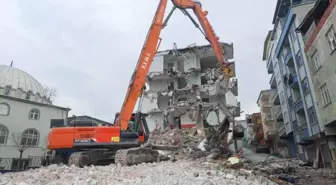 Canik'te Soğuksu Kentsel Dönüşüm Projesi kapsamında 741 binanın yıkımı sürüyor