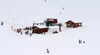 Davraz Kayak Merkezi'nde Sömestir Yoğunluğu