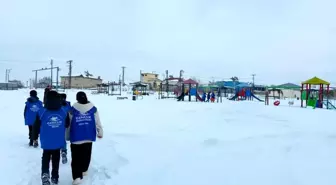 Diyadin'de gençlerden sokak hayvanlarına anlamlı destek