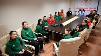 Edirneli sporcular Yasemin Adar Kadınlar Güreş Turnuvası'nda başarı elde etti