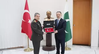 Genelkurmay Başkanı Pakistan'da temaslarda bulundu