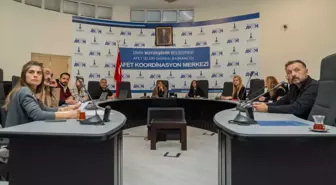 İzmir'i sağanak vurdu; 320 konut, 78 iş yeri ve 5 kamu binasını su bastı