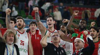 Karşıyaka'da potada Fenerbahçe'yi ağırlıyor
