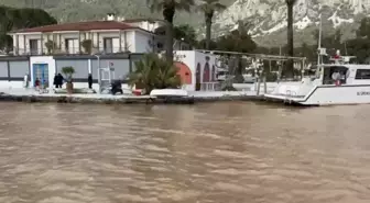 'Sakin Şehir'de denizin rengi değişti