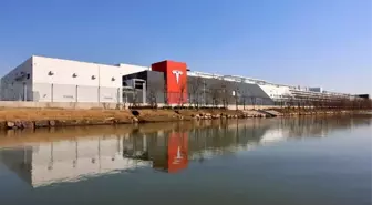 Tesla'nın Shanghai'daki Mega Fabrikası 2025'te 2.000'in Üzerinde Enerji Depolama Ünitesi Üretti
