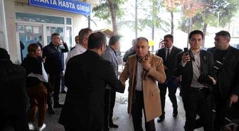 Vali Kemal Çeber, kazada yaralanan vatandaşları hastanede ziyaret etti