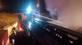 Balıkesir'de samanlıkta çıkan yangın söndürüldü