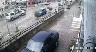 Dikkatsizlik kazayı beraberinde getirdi: 2 yaralı