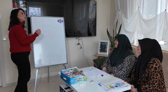 Ergene'de okuma yazma kurslarına katılamayanlara evde eğitim desteği