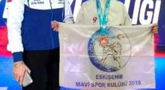 Eskişehir'den katıldığı karate şampiyonasında Türkiye 3'üncüsü oldu