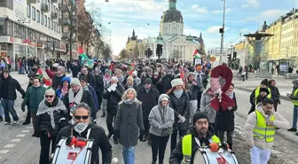 İsveç'te, İsrail'in Gazze'ye saldırıları ve yardım girişini kısıtlaması protesto edildi