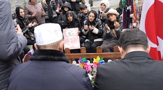 Mattia Ahmet Minguzzi mezarı başında anıldı, Atlas Çağlayan'ın annesi de katıldı