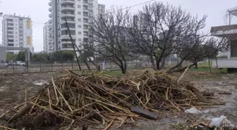 Mersin'de sağanaktan etkilenen alanlarda temizlik ve onarım çalışmaları sürüyor
