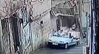 Şanlıurfa'da istinat duvarı otomobil üzerine devrildi