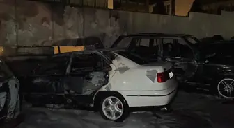 Sarıyer'de otoparktaki 5 otomobil yandı